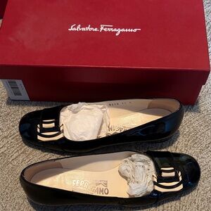 Salvatore Ferragamo Glossy Black Flats with Bow Detail